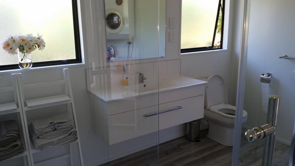 Jake'S Place Oneroa Waiheke Room photo